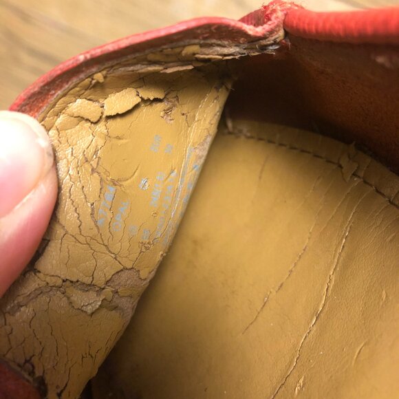 Coach women red leather loafers, leather lining, some peelings inside size 9 - Picture 9 of 10